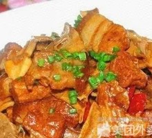 Bamboo Shoot Skin Braised Pork