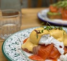 Salmon Benedict