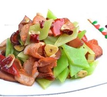 Bamboo Shoots Stir-Fried with Preserved Meat