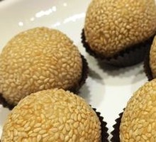 Seaweed and Pine Nut Glutinous Balls