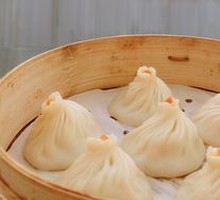 Sweet Shrimp and Water Chestnut Steamed Buns