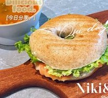 Smoked Salmon Bagel Sandwich