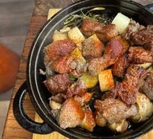 Angus Garlic Steak on Iron Plate