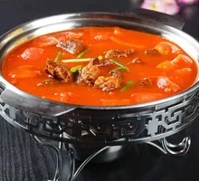 Braised Beef Shank with Tomato in Clay Pot