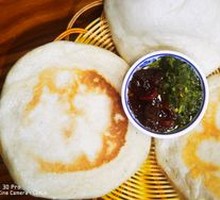 Flower-patterned Cake