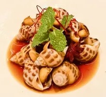 Steamed and Marinated Horn Snail