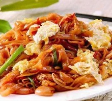 Stir-Fried Rice Noodles with Pork