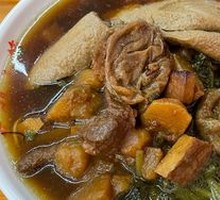 Spicy Sauce Noodles with Meat