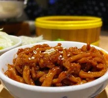 Beijing-style Shredded Pork in Soy Sauce