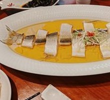 Ancient Method Steamed Big White Water Fish with Chicken Oil