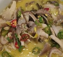 Sour Cabbage and Mushroom Stewed Tripe