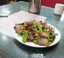 Stir-fried腊肉 with Garlic Shoots