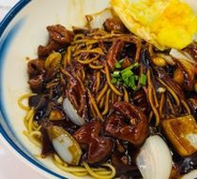 Sauce-Braised Intestine Noodle Soup