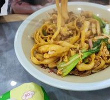 Stir-Fried Beef with Knife-Cut Noodles