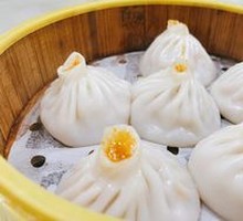 Crab Roe Soup Dumplings
