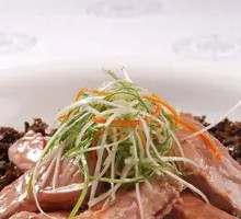 Preserved Vegetable Steamed Duck Leg