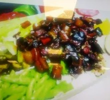 Taiwanese Mushroom and Pork Bento