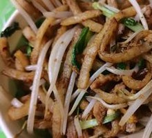 Stir-Fried Noodles with Shredded Pork