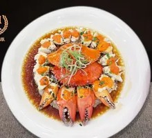 Steamed Crab with Hand-Made Meat Patties