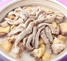 Health-Preserving Pig's Trotter Chicken Soup