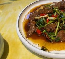 Stir-Fried Beef with Yellow Onion