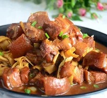 Fried Tofu Skin with Pork