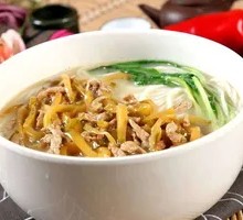 Snow Cabbage Shredded Pork Rice Noodles