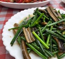 Eel丝 with Garlic Chives