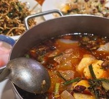 Bean Rice Sour Cabbage Preserved Meat Hot Pot