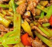 Stir-Fried Beef with Yellow Onion