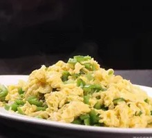 Green Pepper and Egg Rice Bowl
