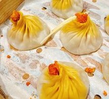 Homemade Hand-Deconstructed Crab Roe Steamed Buns