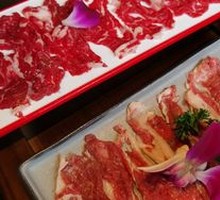 Freshly Sliced Wagyu Tenderloin with Beef Shank