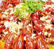 Golden Soup Garlic Lobster with Side Vegetables