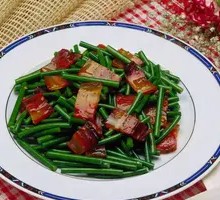 Braised Garlic Shoots and Preserved Pork Rice