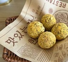 Imported Cheese Balls