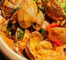 Thai Spicy Stir-Fried Mussels