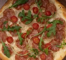 Salami Pizza