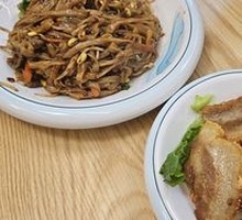 Old Friend Beef Fried Noodles