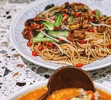 Secret-Recipe Intestine Stir-Fried Rice Noodles