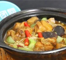 Braised Chicken Rice with Mild Spicy Flavor
