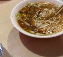 Saucy Chicken丁 Noodles