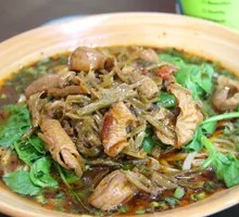 Pickled Cabbage and Intestine Noodles