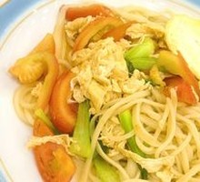 Tomato and Egg Fried Noodles