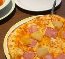 Bacon Pineapple Crispy Pizza