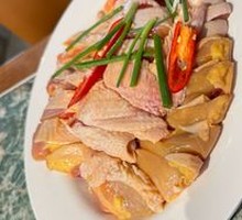 Braised Chicken in Huangdiao Wine with Herbal Ingredients