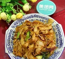Stir-Fried Beef Tripe with Knife-Sliced Noodles
