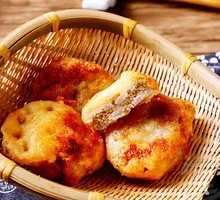 Golden Lotus Stuffed with Meat