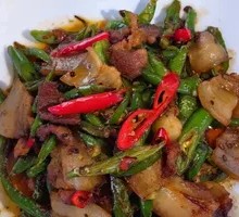 Signature Stir-Fried Pork with Green Peppers