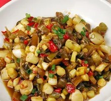 Sour Cabbage Stir-fried with Tender Bamboo Shoots